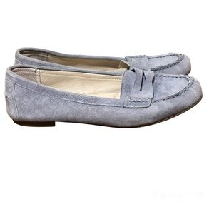 White Mountain Markos Moccasin flats in grey suede leather. Women’s 7 1/2 M
